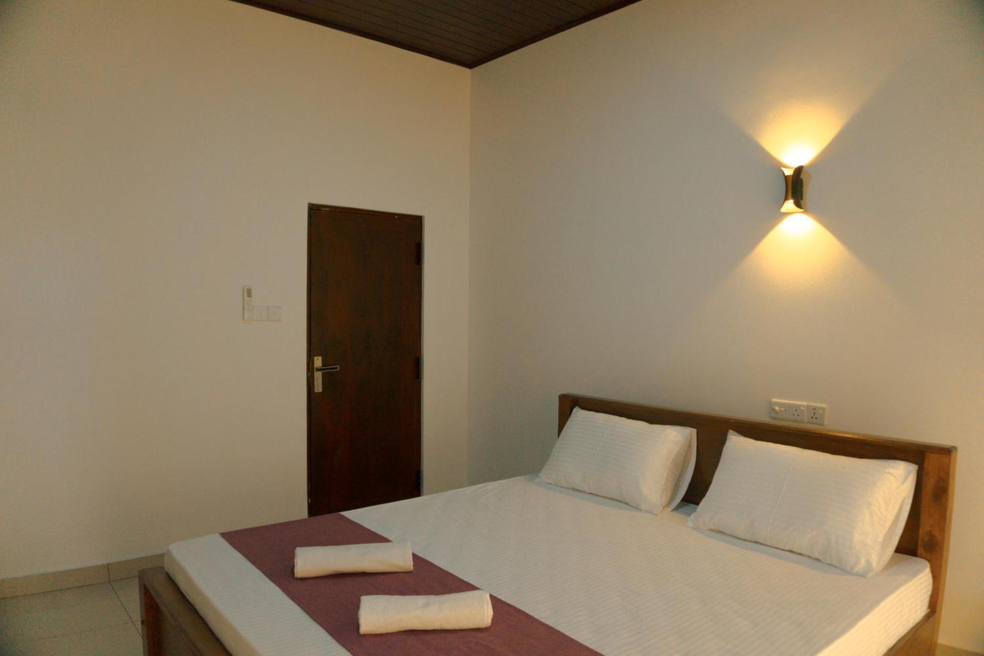 Wilpattu Restaurant & Guest House Pahala Maragahawewa ภายนอก รูปภาพ